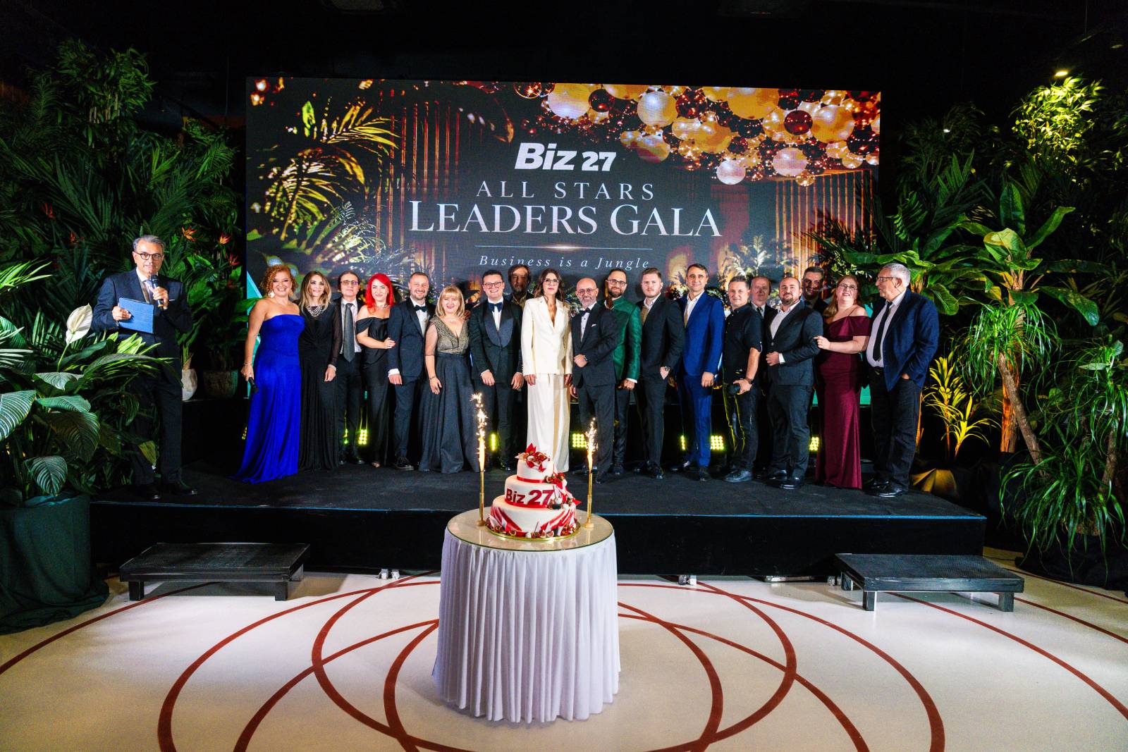 Echipa Biz la celebrarea a 27 de ani de revista Biz