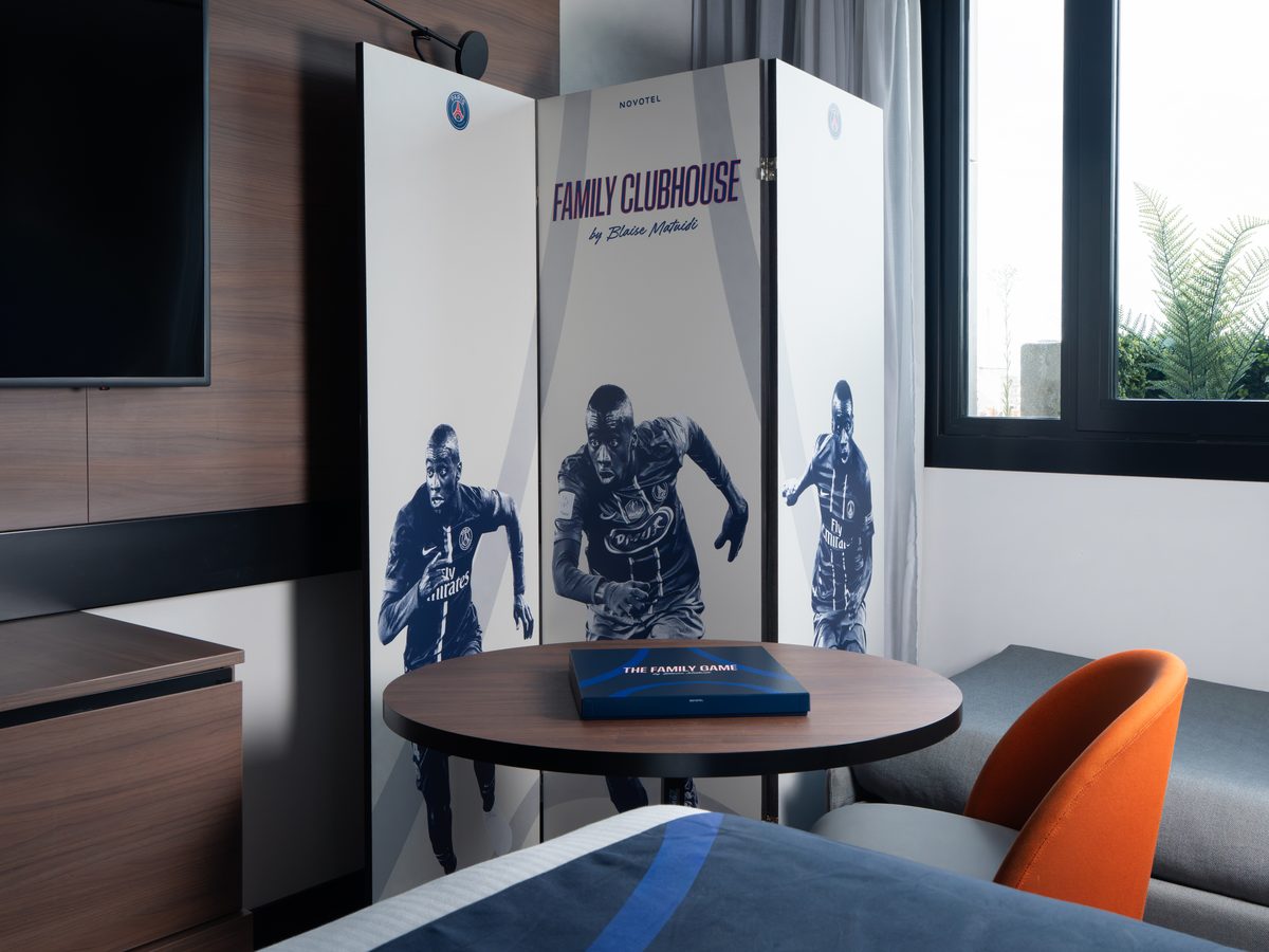 Check-in pentru longevitate: The Long Game, programul Novotel construit cu Paris Saint-Germain și cinci foști jucători ai clubului 7 Family Clubhouse x The Long Game
