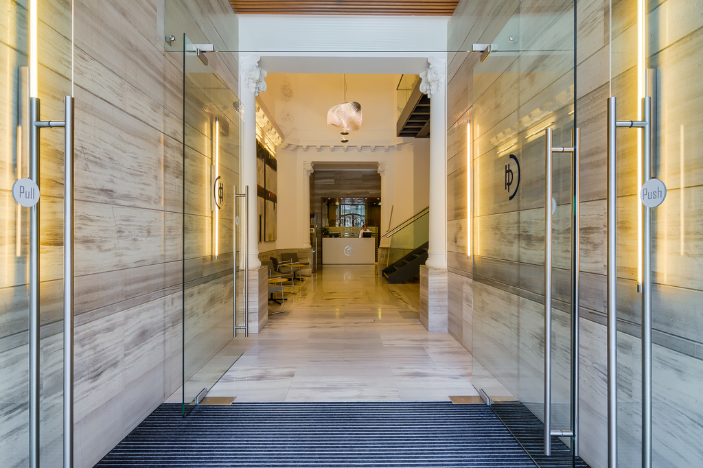 Hotel Cișmigiu revine pe creștere în trimestrul al treilea, iar turiștii americani devin a doua piață externă a hotelului 2 Hotel Cismigiu1.jpg