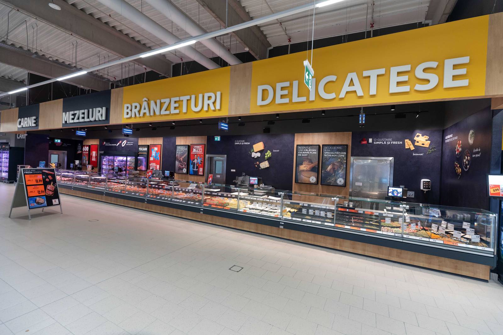 Kaufland Otopeni vitrina asistata