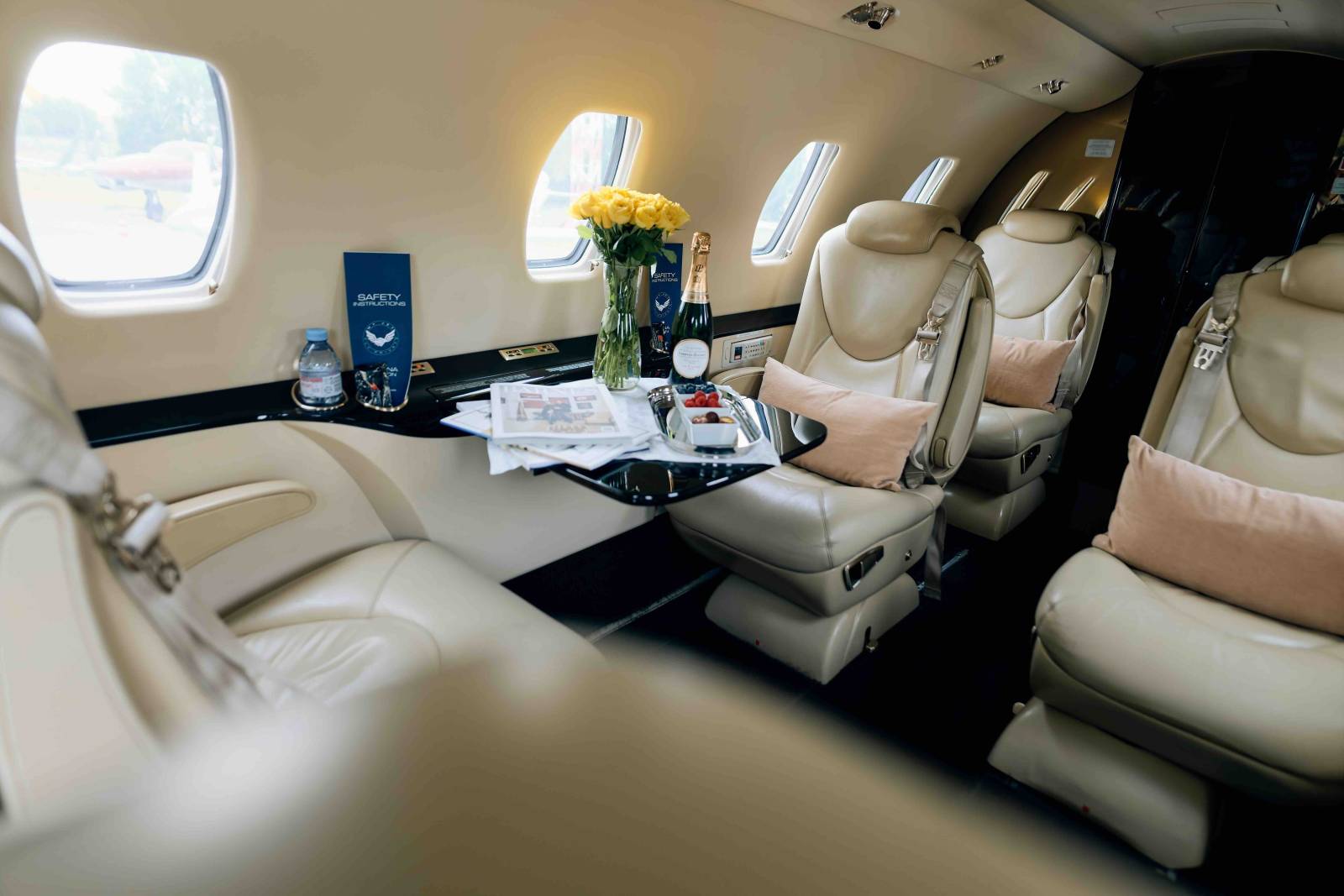 O companie românească care oferă zboruri cu avioane business se extinde în Europa 3 MyJet 03