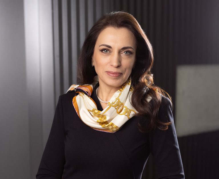 Simona Constantinescu FIHR
