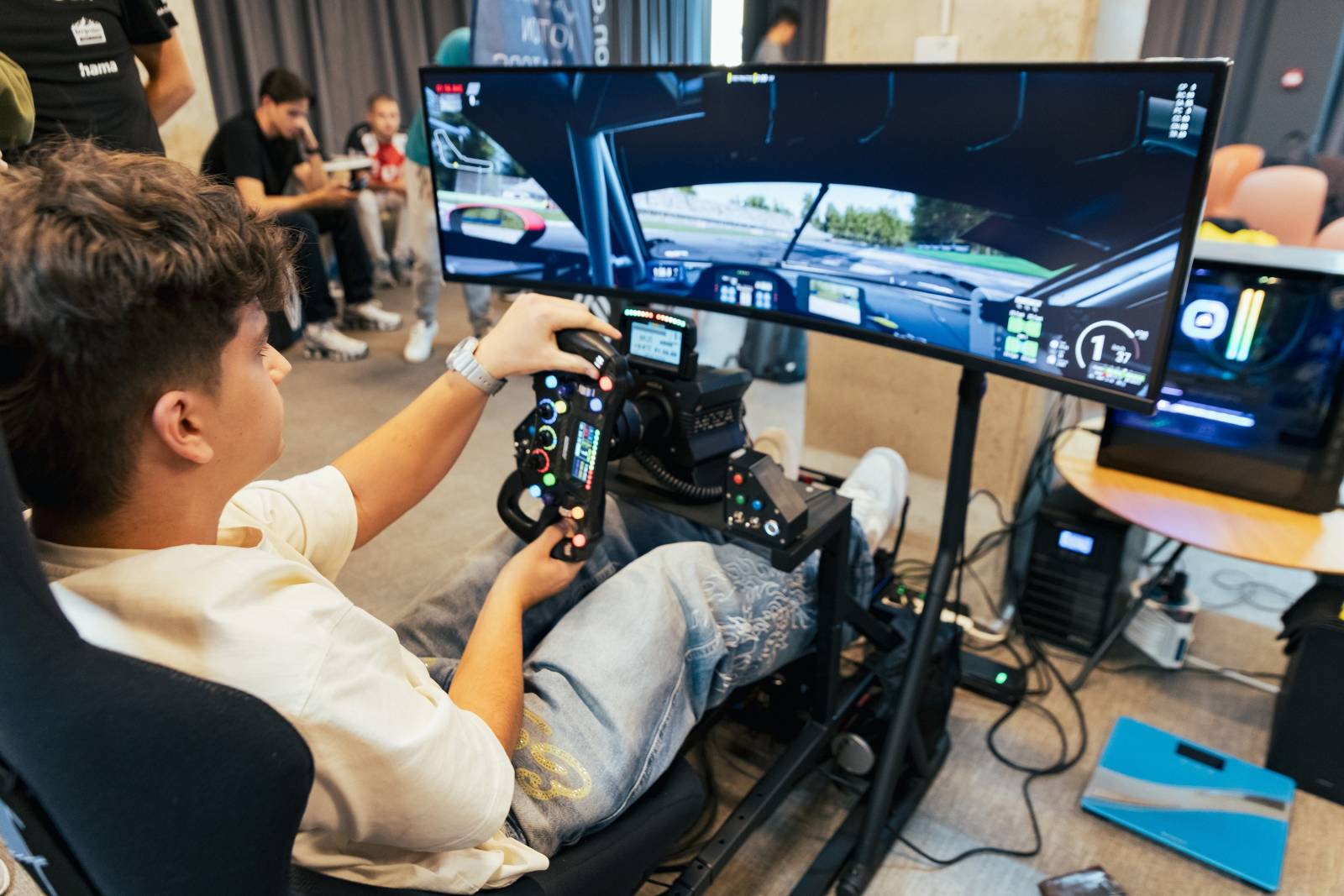 BCR și Dominic Marcu caută următorul talent al motorsportului românesc 6 Zbor Drive Challenge 4