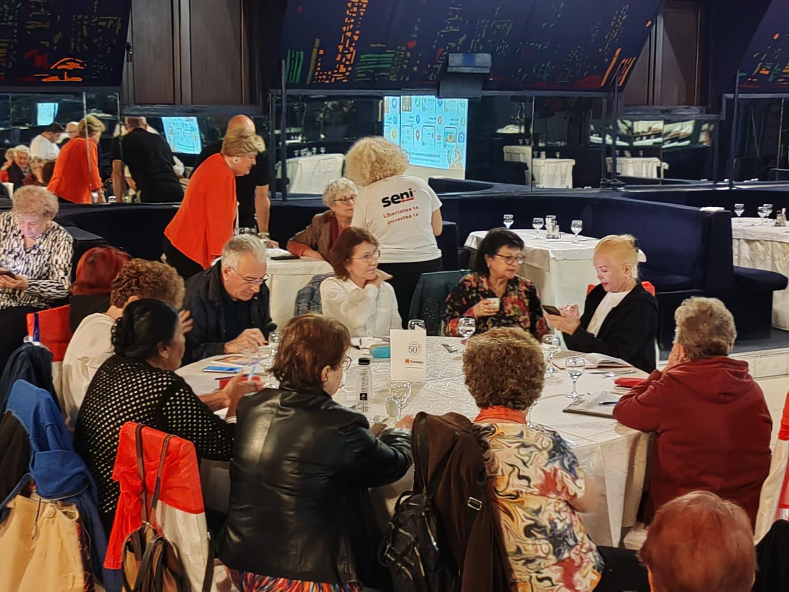 Începe un program de alfabetizare digitală pentru seniorii din București 2 fundatia50 eveniment orange